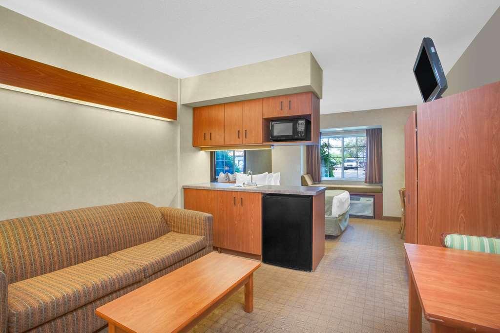 Microtel Inn & Suites Springville חדר תמונה